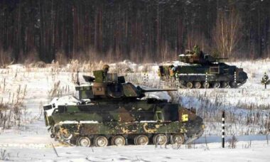 Exército dos EUA faz 2 dias de treino com tiros reais na fronteira da Lituânia com Belarus
