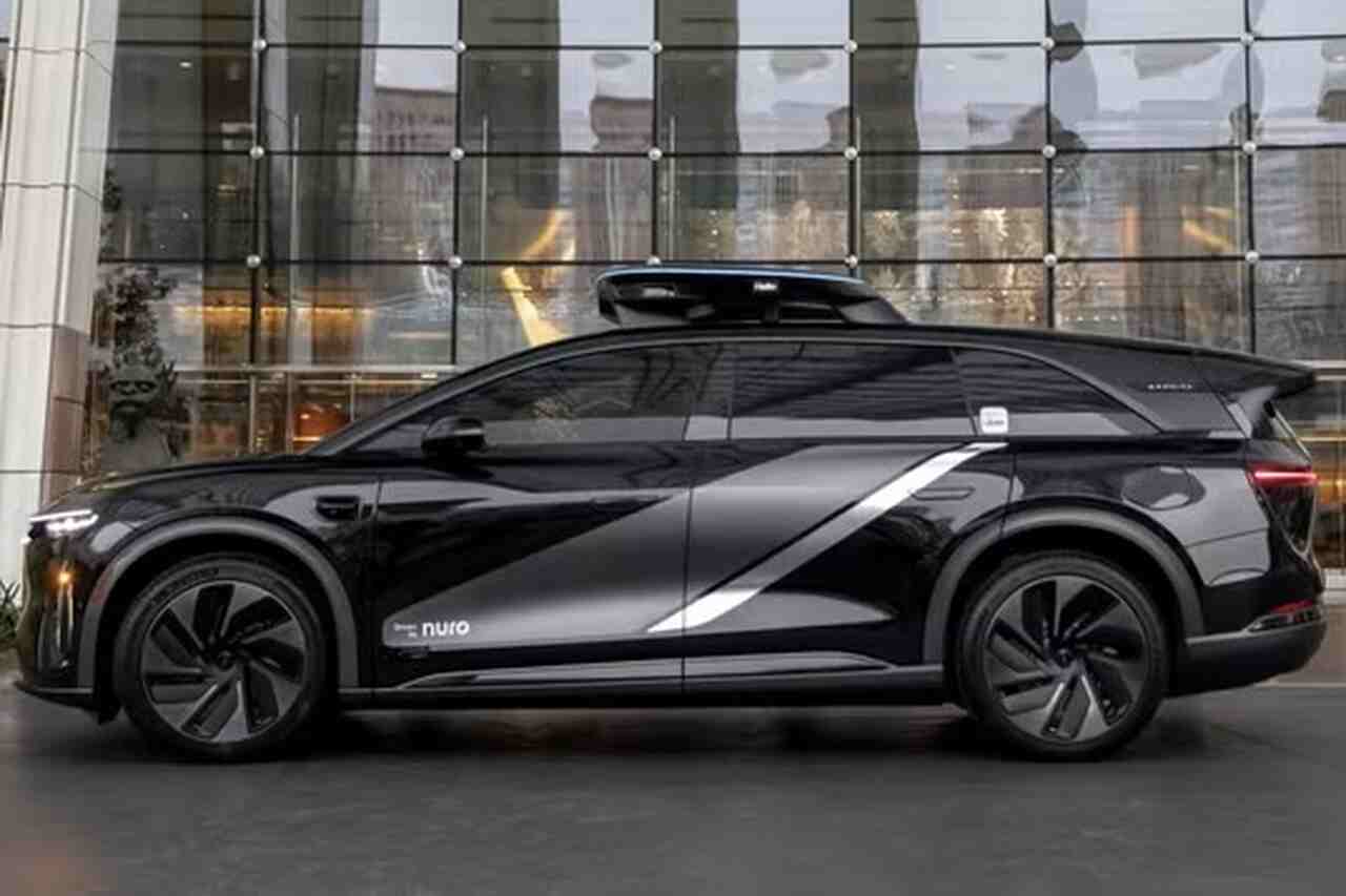 Lucid Motors stringe una partnership con Uber per trasformare il Gravity in un robotaxi