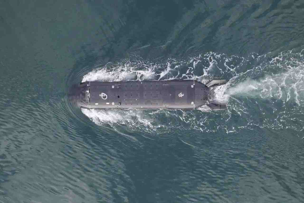 Autonom ubåd XV Excalibur leveret til Royal Navy i Storbritannien