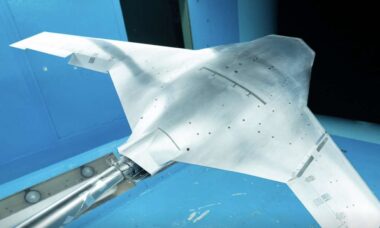 Shield AI inicia testes de túnel de vento para drone X-Bat