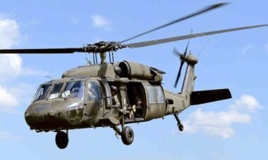 Tripulação do Black Hawk dos EUA vai à julgamento após desembarcar para coletar chifres de alce