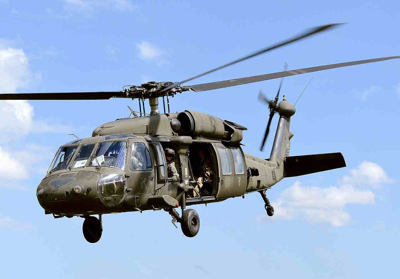 L’equipaggio di un Black Hawk statunitense sarà processato dopo essere atterrato per raccogliere corna di alce