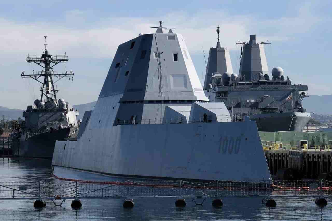 Le destroyer USS Zumwalt armé de missiles hypersoniques mettra les voiles pour la première fois
