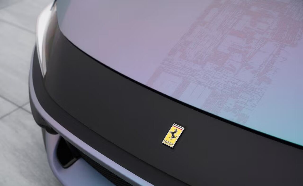 Ferrari produz 12Cilindri com pintura iridescente inspirada na arte coreana