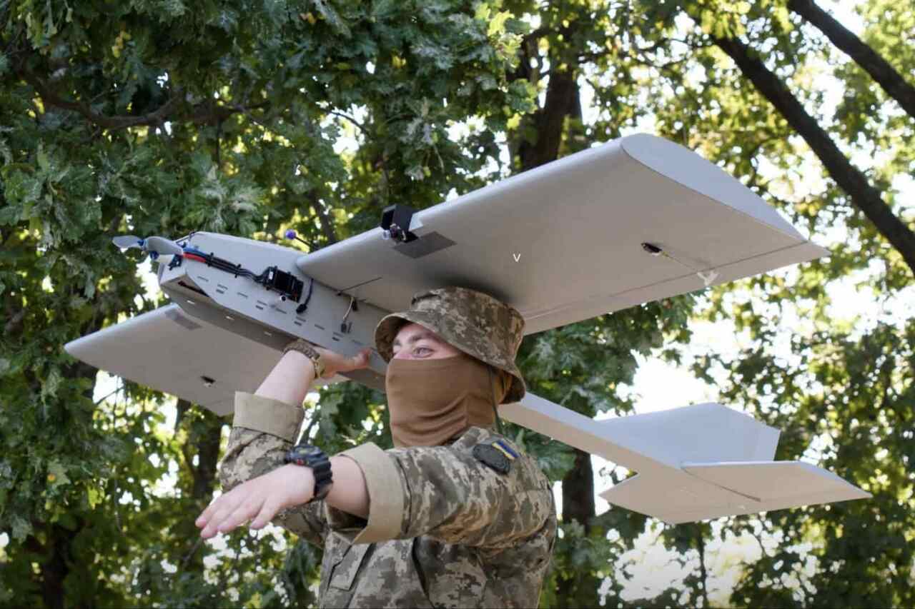 Ucrânia desenvolve drone FPV com projétil de morteiro de 120 mm