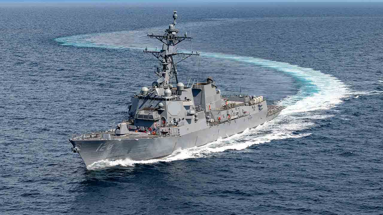 Styrt missildestroyer Ted Stevens (DDG 128). Foto: Hii