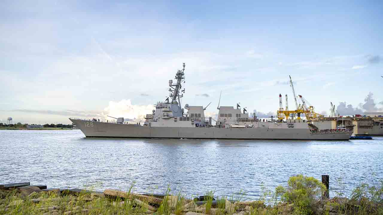 Styrt missildestroyer Ted Stevens (DDG 128). Foto: Hii