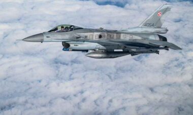 F-16 polonês. X @DowOperSZ