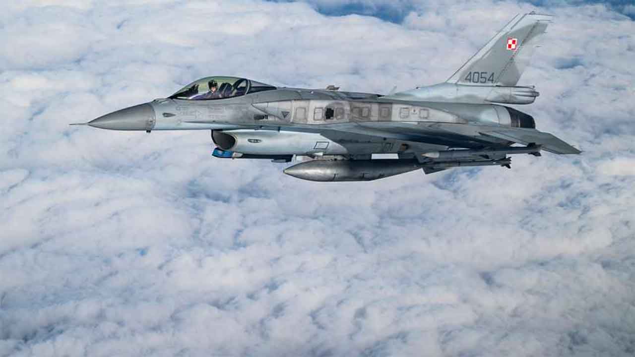 Polsk F-16. X @DowOperSZ