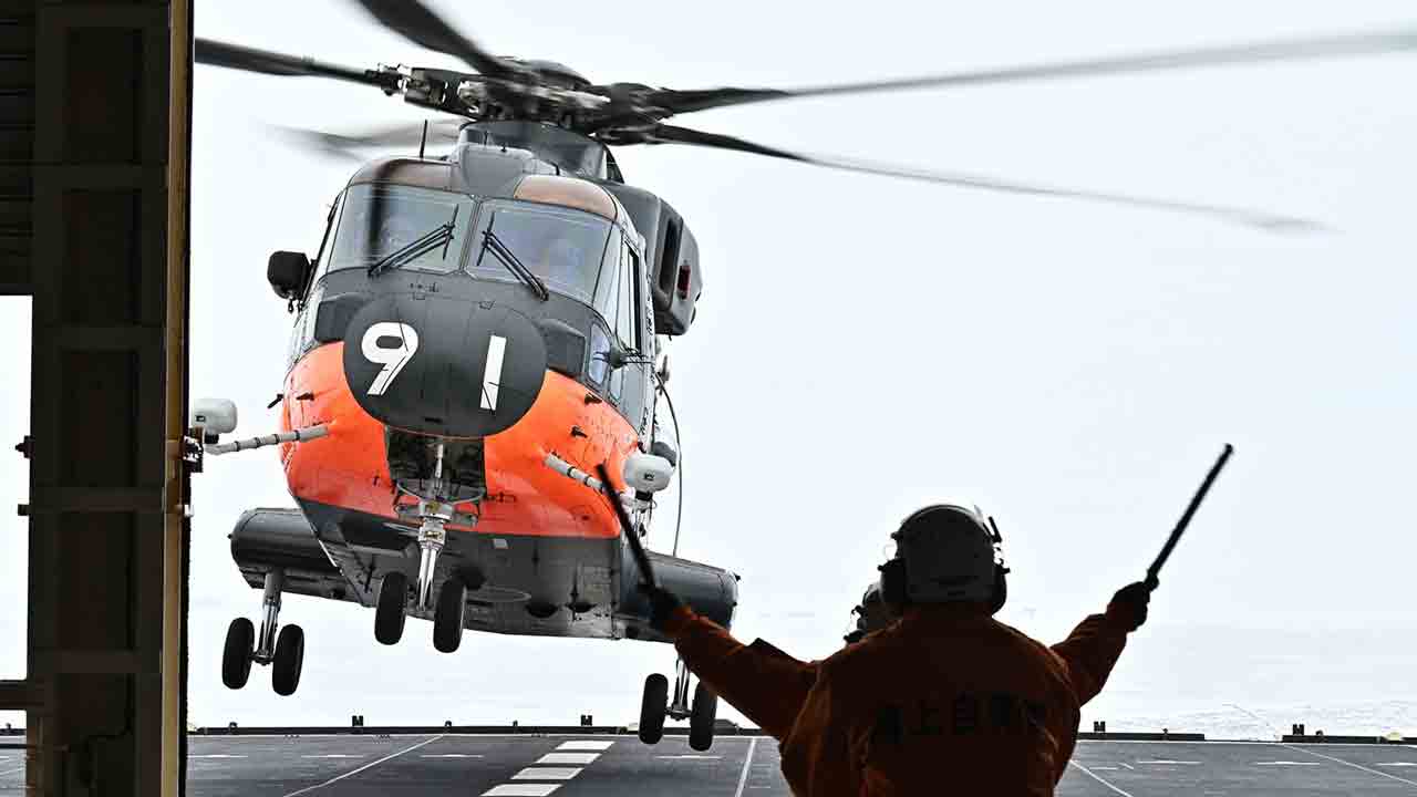 CH-101ヘリコプター。X @JMSDF_PAO