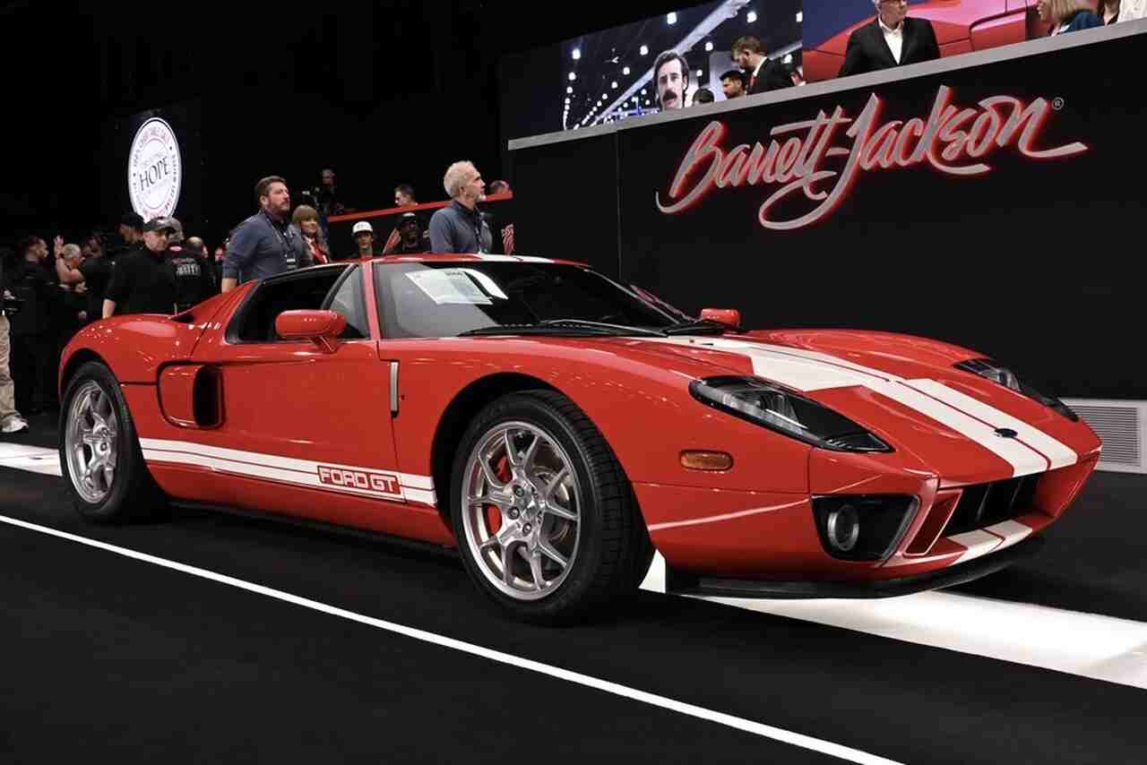 Leilão de carros de Scottsdale fatura quase US$ 200 milhões em vendas