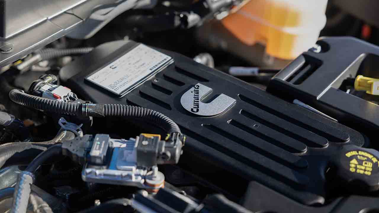 mesin Cummins HO 6,7 liter