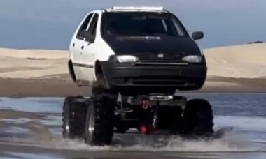 Mecânico brasileiro constrói Fiat Palio Monster 4x4 a pedido da namorada