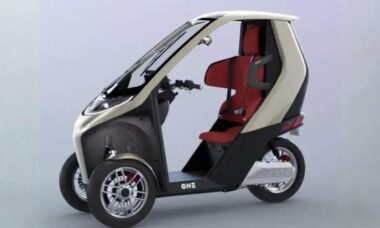 Conheça o triciclo elétrico que está tentando ser um microcarro