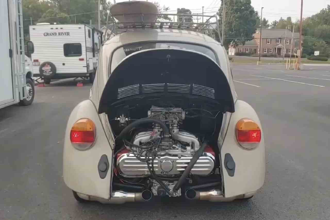 Youtuber coloca motor do Honda Gold Wing em Volkswagen Fusca e resultado impressiona