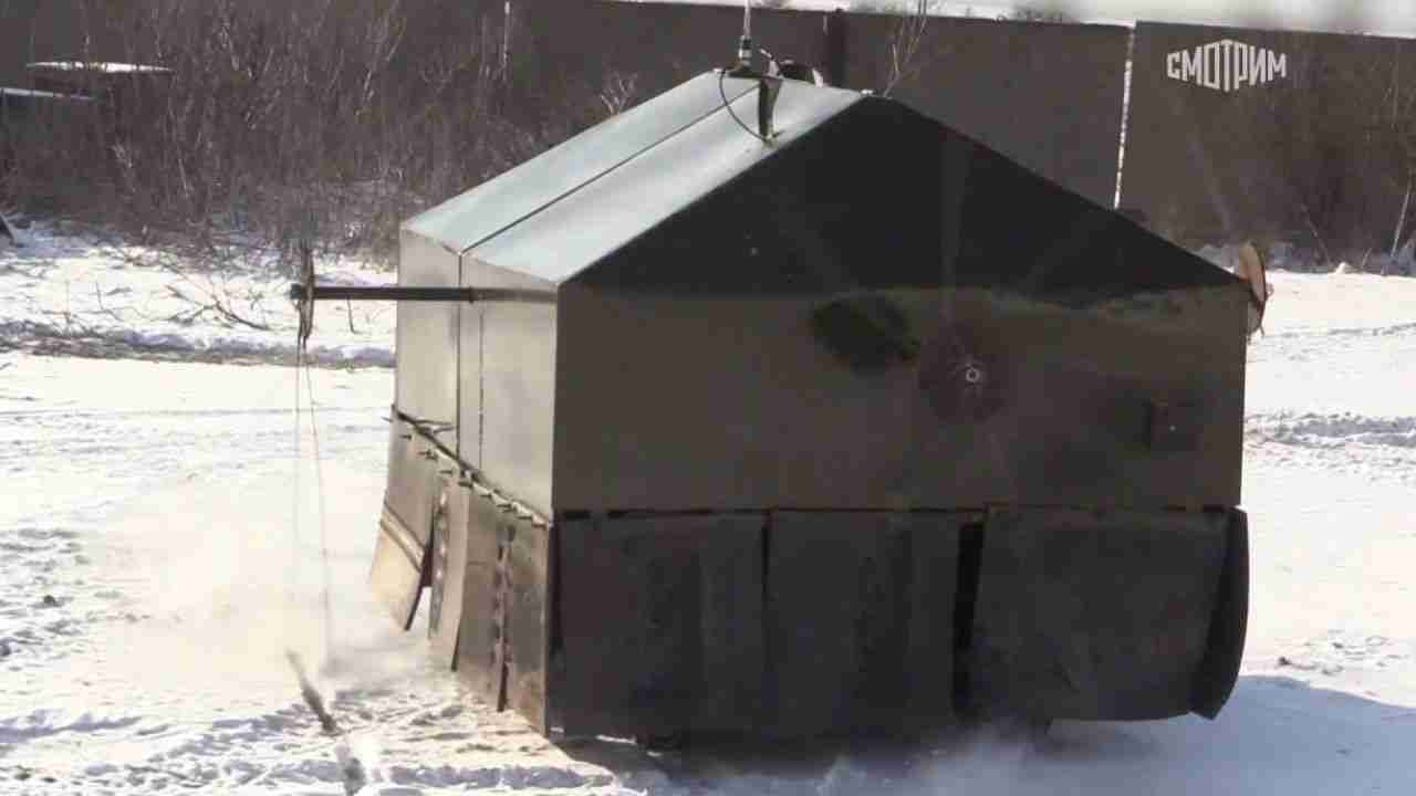 La Russia testa un 'ventilatore' anti-drone con cavi rotanti su un robot terrestre militare