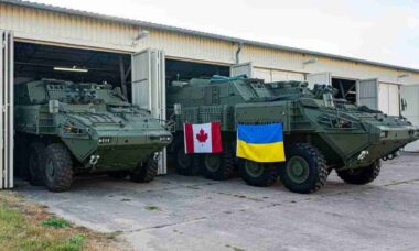 Canadá envia 400 blindados à Ucrânia e amplia missão militar até 2029