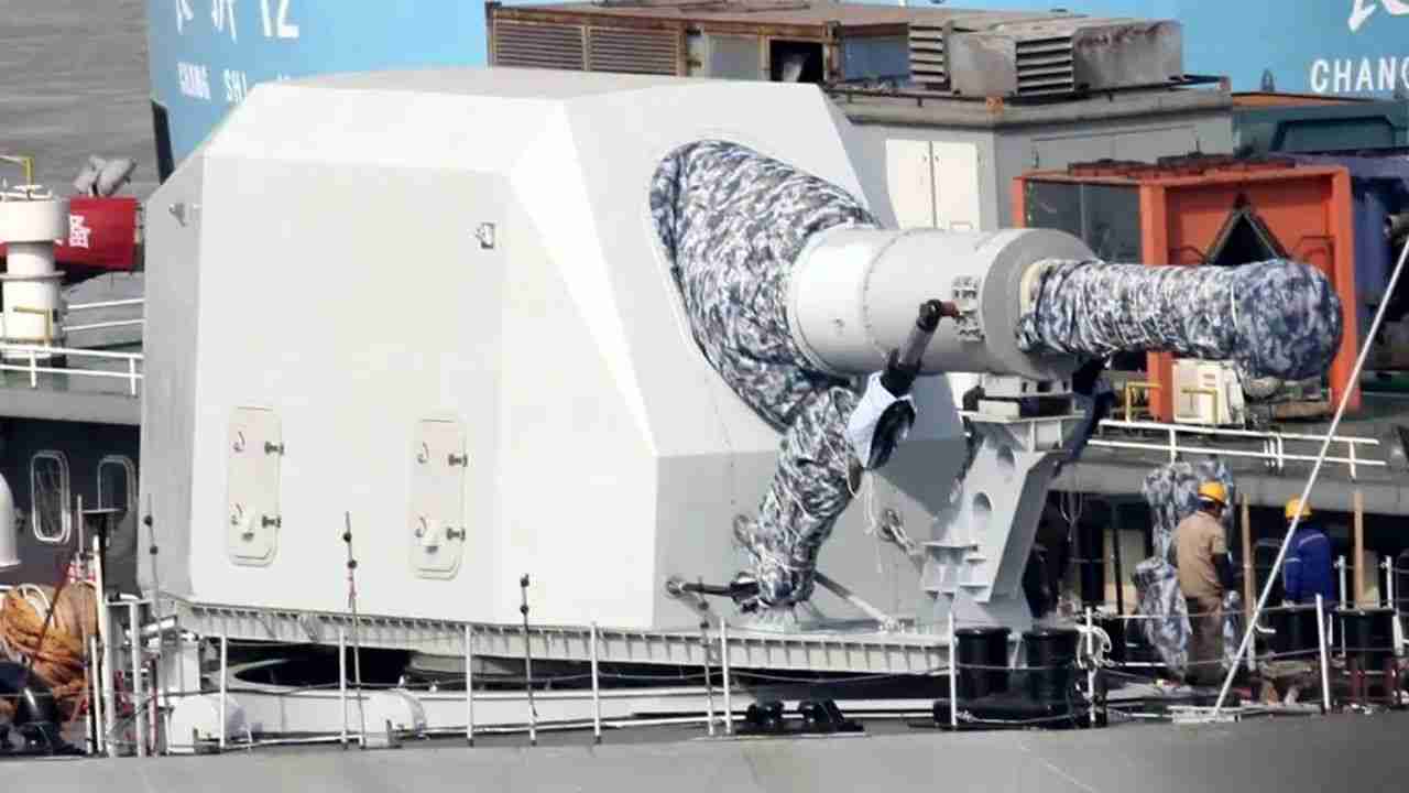 China testa maior canhão naval de 155 mm já visto em navio experimental