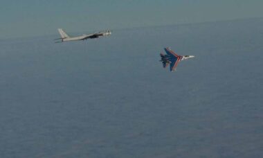 Caças noruegueses F-35 interceptam bombardeiros russos Tu-95 no Mar de Barents. X @Forsvaret_no