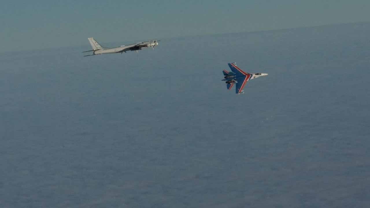 Norwegische F-35-Kampfjets fangen russische Tu-95-Bomber über der Barentssee ab. X @Forsvaret_no