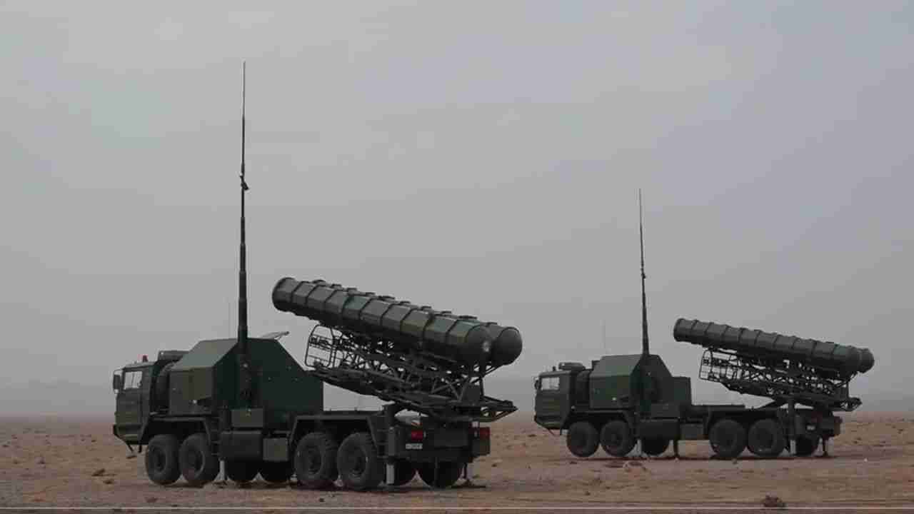 Uzbequistão testa 3 sistemas chineses de defesa aérea em exercício com disparos reais
