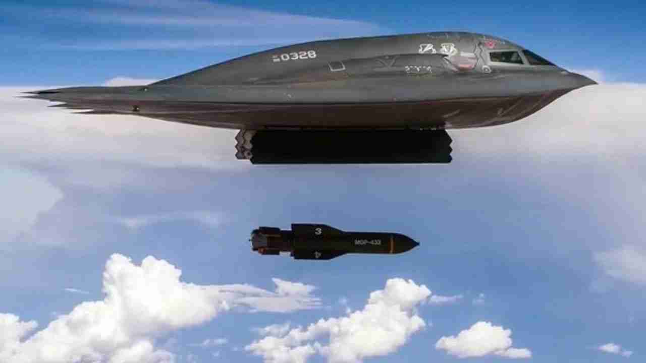 EUA ampliam produção da GBU-57 para atingir bunkers subterrâneos estratégicos
