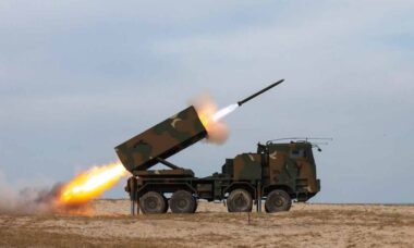 Noruega fecha contrato de US$ 922 milhões para lançadores da Coreia do Sul