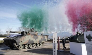 Exército italiano recebe os primeiros veículos de combate Lynx