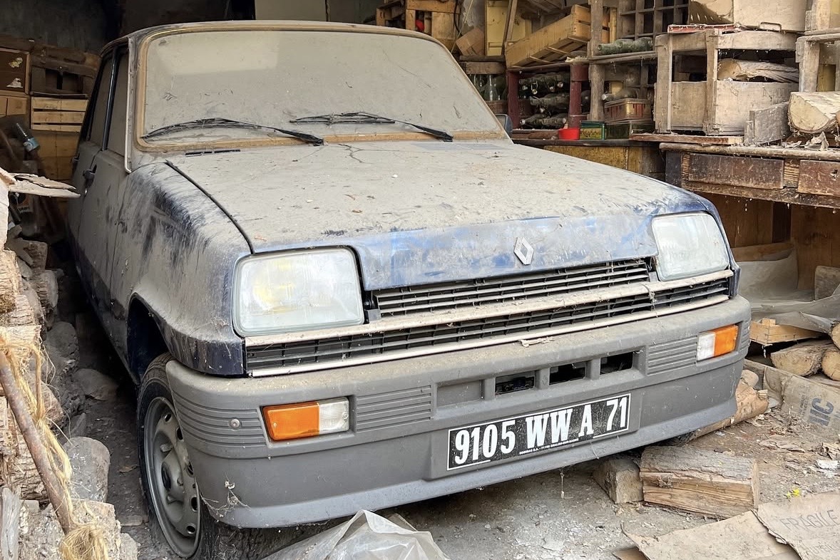 Renault 5 fra 1982 blir funnet etter 43 år forlatt med bare 12 km på telleren