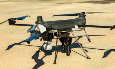 Exército dos EUA treina unidades de infantaria com drones bombardeiros