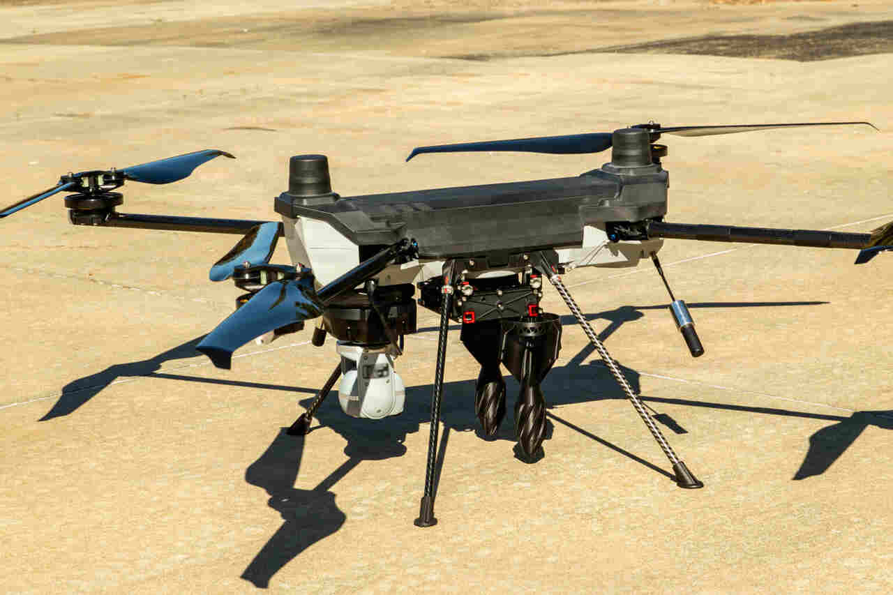 Exército dos EUA treina unidades de infantaria com drones bombardeiros