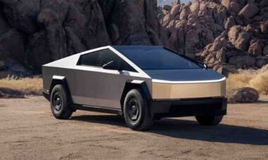 Tesla apresenta modelo de entrada do Cybertruck com tração nas quatro rodas