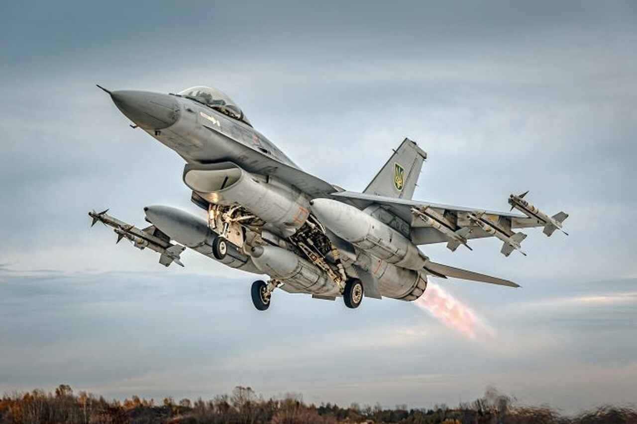 Ucrânia nega relatos de que teria um esquadrão multinacional secreto operando caças F-16