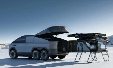Fabricante chinesa apresenta carro elétrico equipado com aeronave pessoal