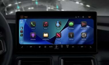 Apple promete implementar reprodução de vídeos no CarPlay
