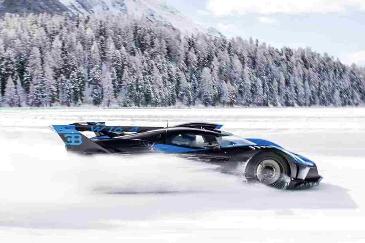 Video: Bugatti-hypercars trotseren extreme rit op bevroren meer in Zwitserland