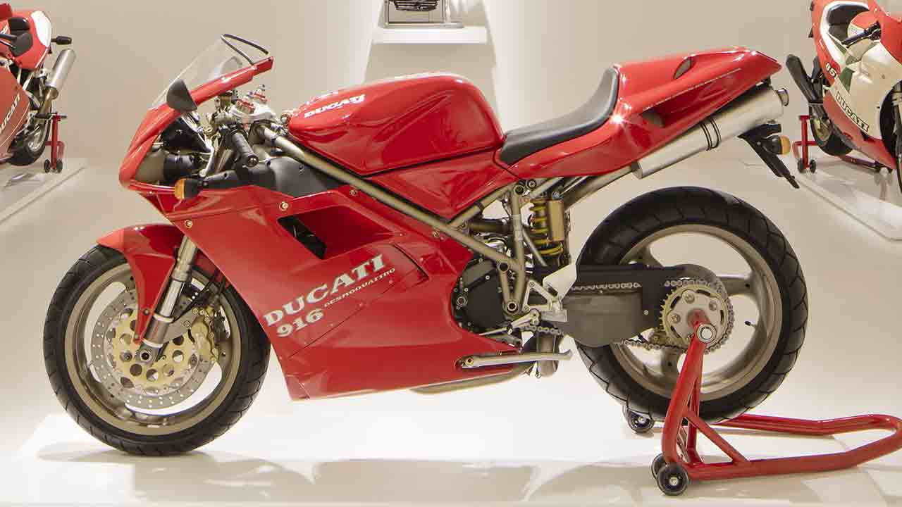 Ducati 916