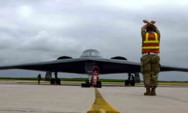 Bombardeiros furtivos B-2 Spirit são deslocados para Diego Garcia em apoio à Força-Tarefa de Bombardeiros. 12 de agosto de 2020