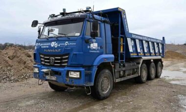 Caminhão basculante autônomo KAMAZ. Telegram @rostecru, @pao_kamaz