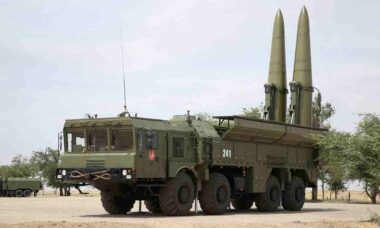 Rússia monta nove locais de lançamento de mísseis perto da fronteira ucraniana