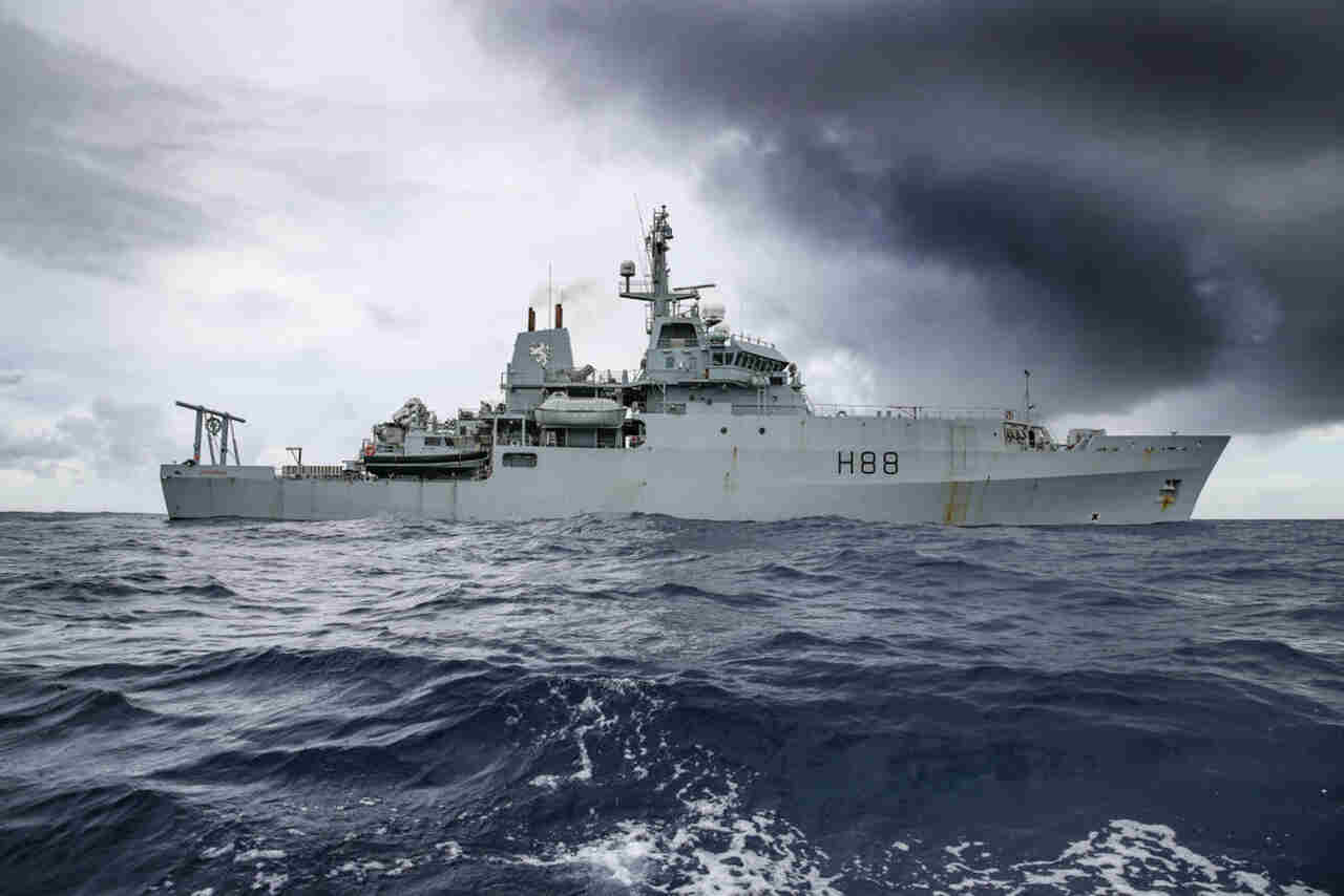 Reino Unido vende antigo HMS Enterprise para Bangladesh