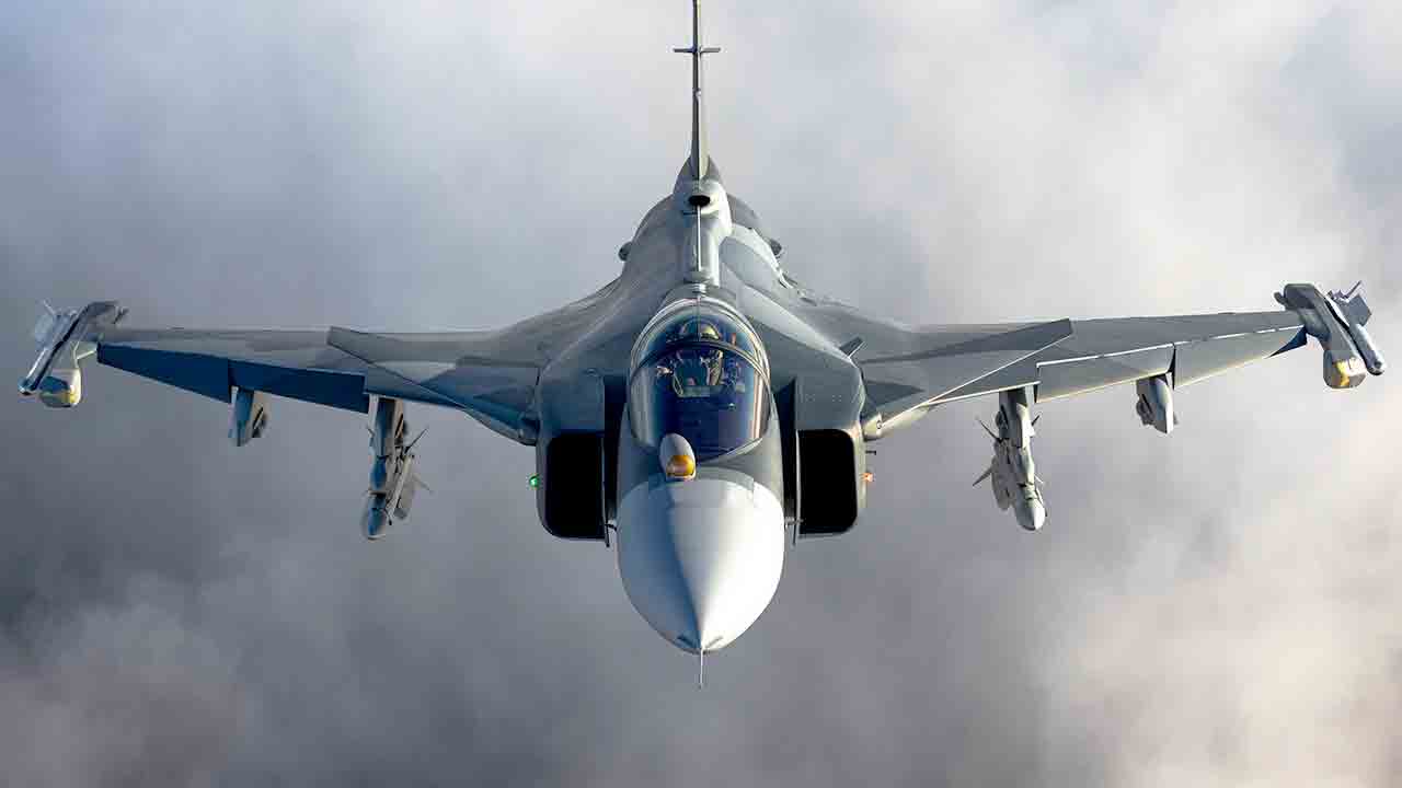 Saab quer produzir 36 caças Gripen por ano e expandir fabricação para outros países (X @Saab)