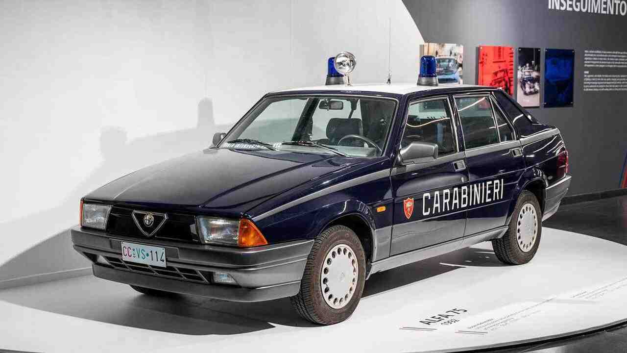 Confira as viaturas Alfa Romeo dos Carabinieri, polícia de elite da Itália