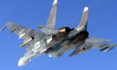 Espanha intercepta caça russo Su-30SM com um carregamento de armas raras sobre o Báltico