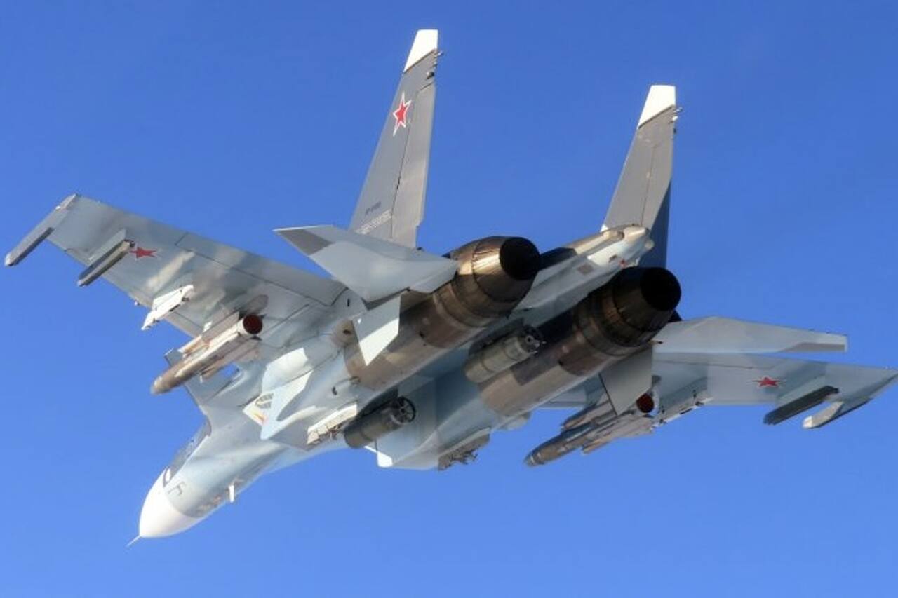 Espanha intercepta caça russo Su-30SM com um carregamento de armas raras sobre o Báltico