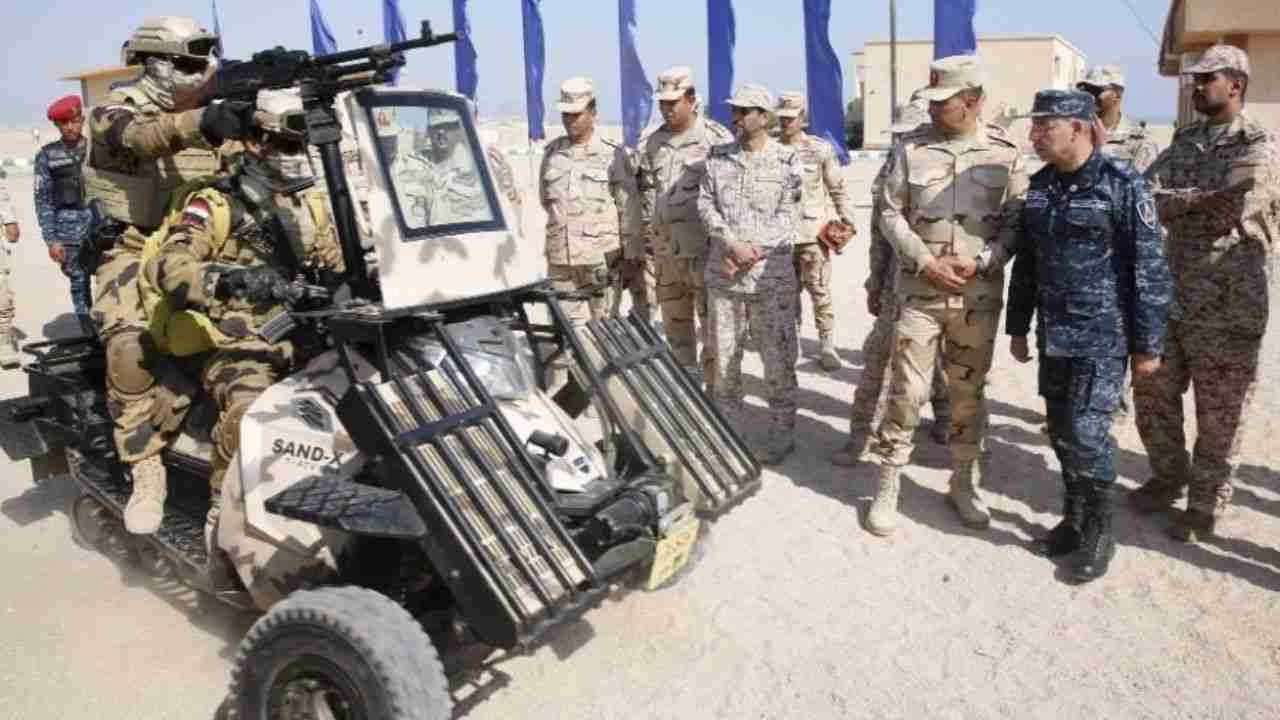 Snowmobile Polaris vira veículo militar híbrido armado usado pelo Exército do Egito