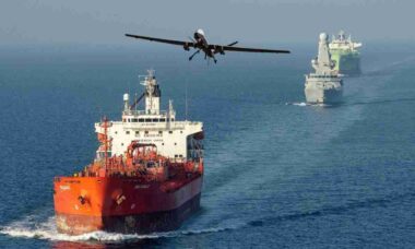 Reino Unido avalia drones interceptadores no Hormuz para proteger comércio global