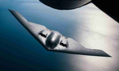 B-2 Spirit: detalhes misteriosos nas asas intrigam missões dos EUA contra o Irã