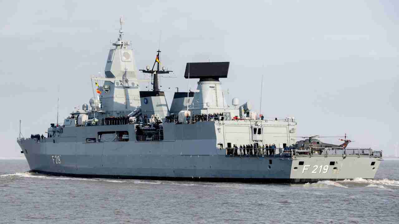 Alemanha assume comando da OTAN no Atlântico Norte e substitui HMS Dragon por fragata Sachsen