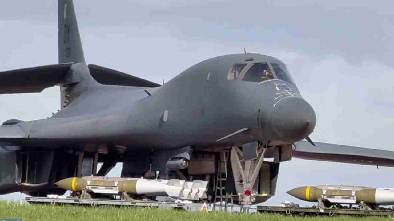 USA bevæbner 12 B-1B med bunker-buster-bomber i England til direkte angreb mod Iran